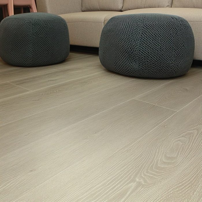 Perfect Brown Oak Laminate Flooring - 12mm Thick, 34 Class