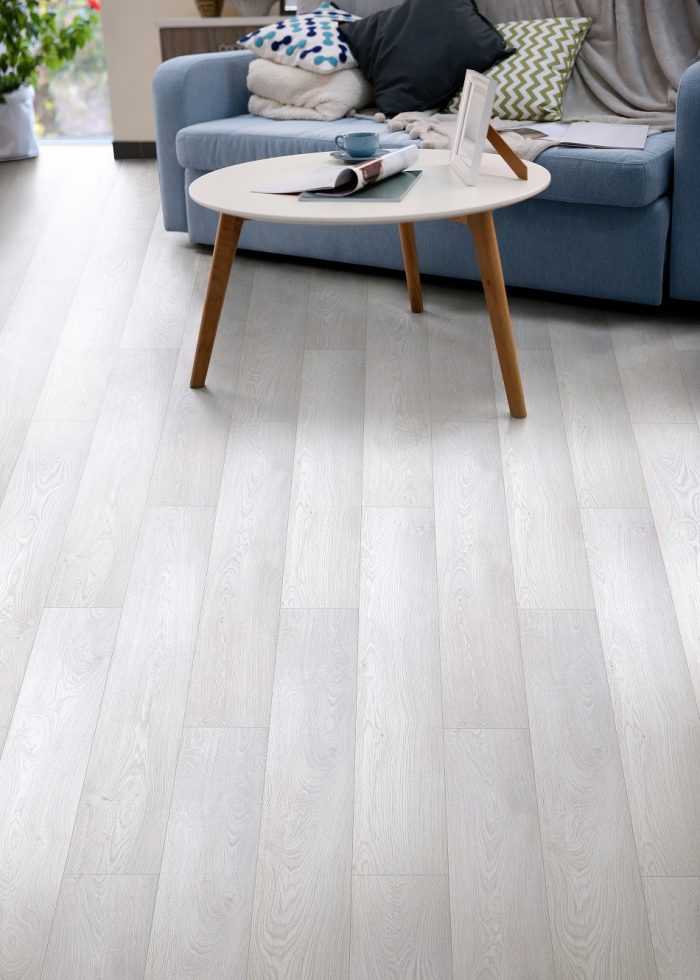 Ламинат Woodstock Дуб Снежный Luxurious White Tarkett.