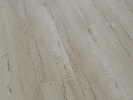 Ламинат 302 Дуб Шелк lamiwood - Поверхность дуба.