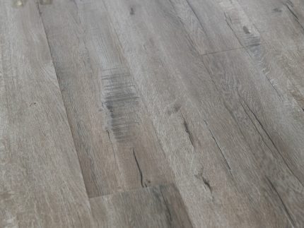 Ламинат 305 Дуб Жаккард lamiwood - Паркетная доска в интерьере