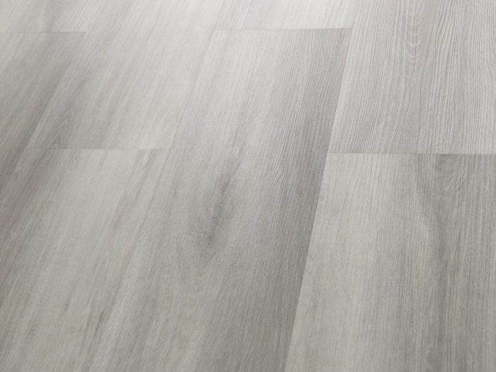 Виниловый ламинат Quartzwood Dub Broadway.