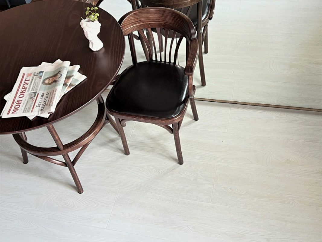 Ламинат 208 Дуб Жемчуг - дизайнерский вариант.