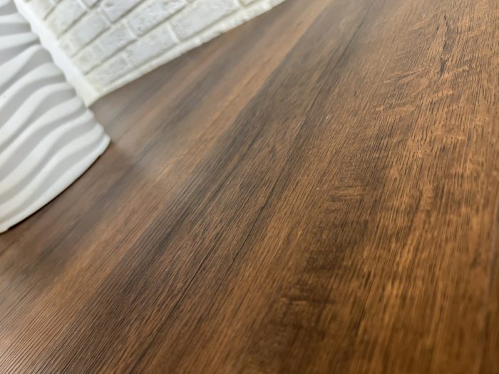 Виниловый ламинат Quartzwood Dub Liberty.