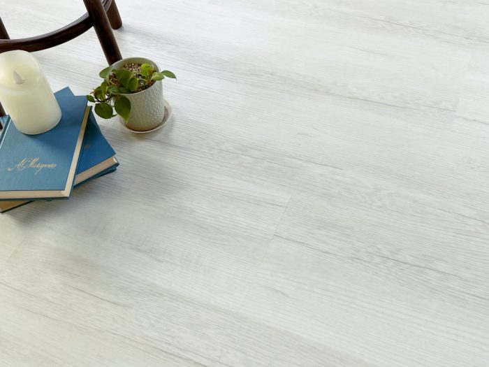 Виниловый ламинат Quartzwood Q-11 - уникальный дубовый дизайн