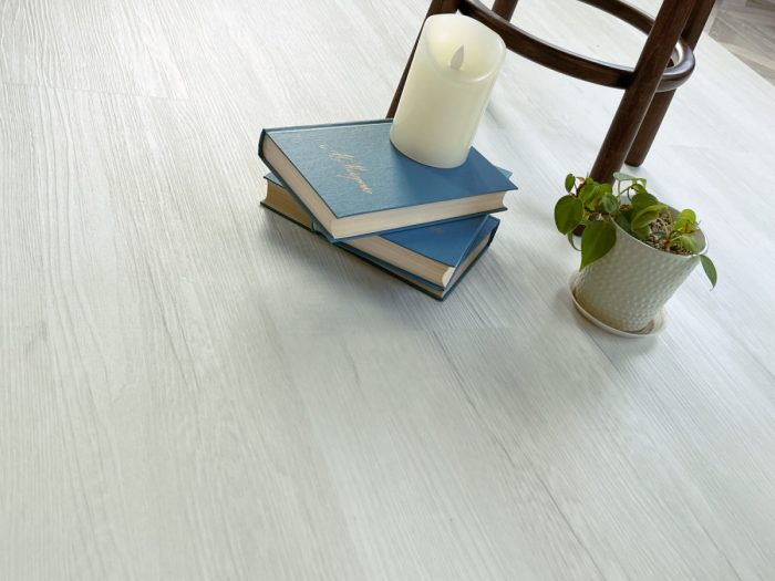 Виниловый ламинат Quartzwood.