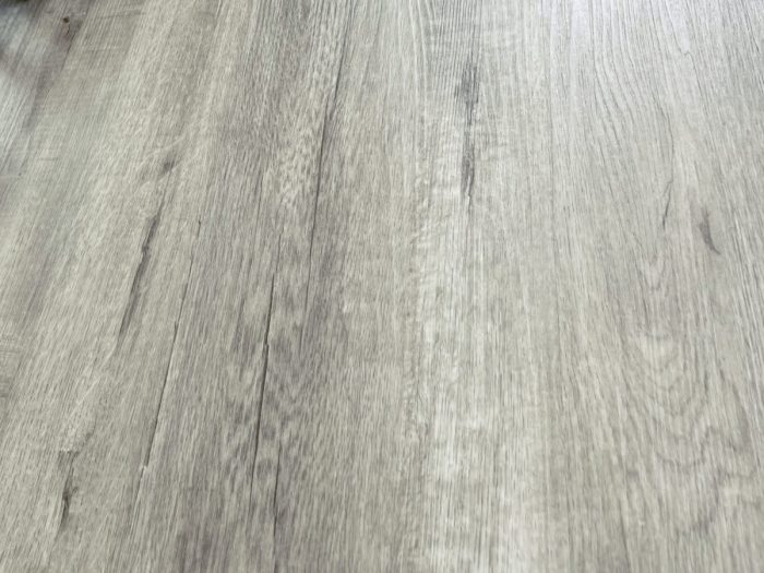 Виниловый ламинат Quartzwood Dub Madison.