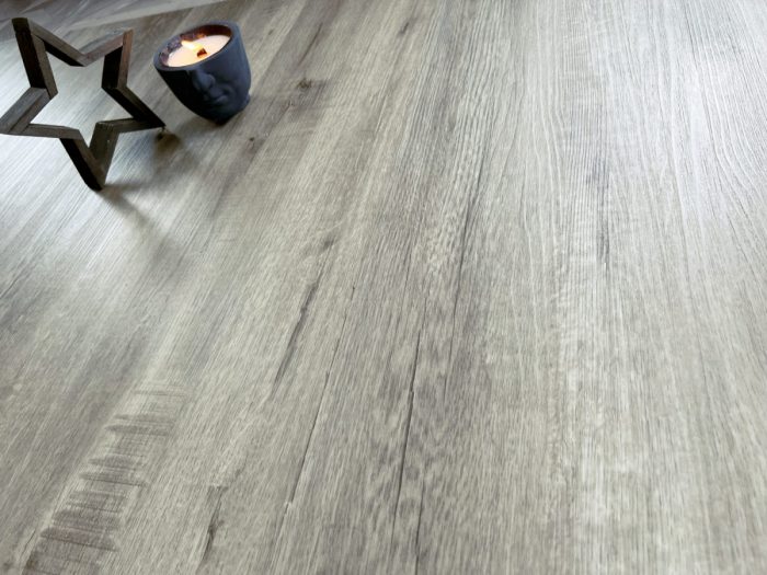 Виниловый ламинат Quartzwood Dub Madison.