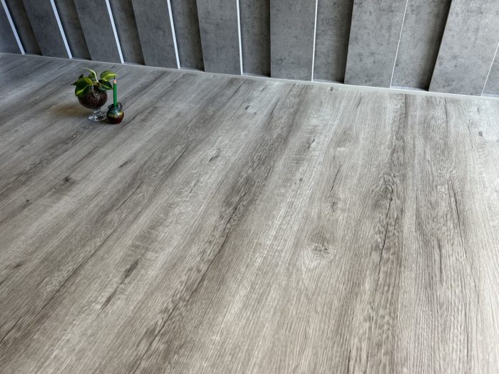Виниловый ламинат Дуб Сохо Quartzwood.