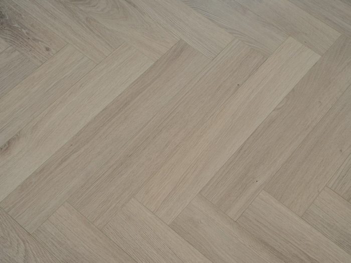 Ламинат 513 Дуб Малтон alt="Wooden Oak Flooring