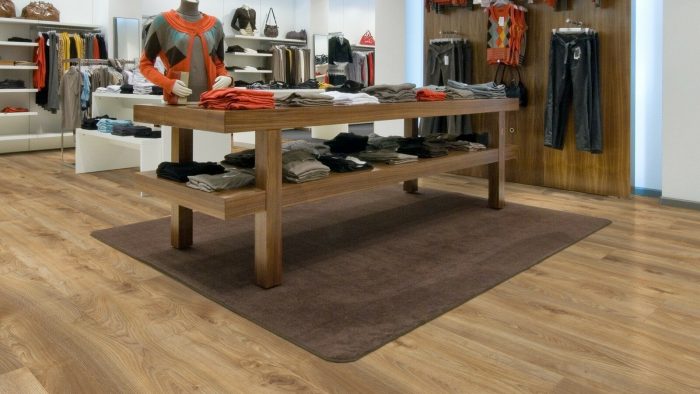 Ламинат Kronotex Mammut Plus D4794 Дуб натуральный Макро 33 класс, 10 мм. - Изображение продукта.
