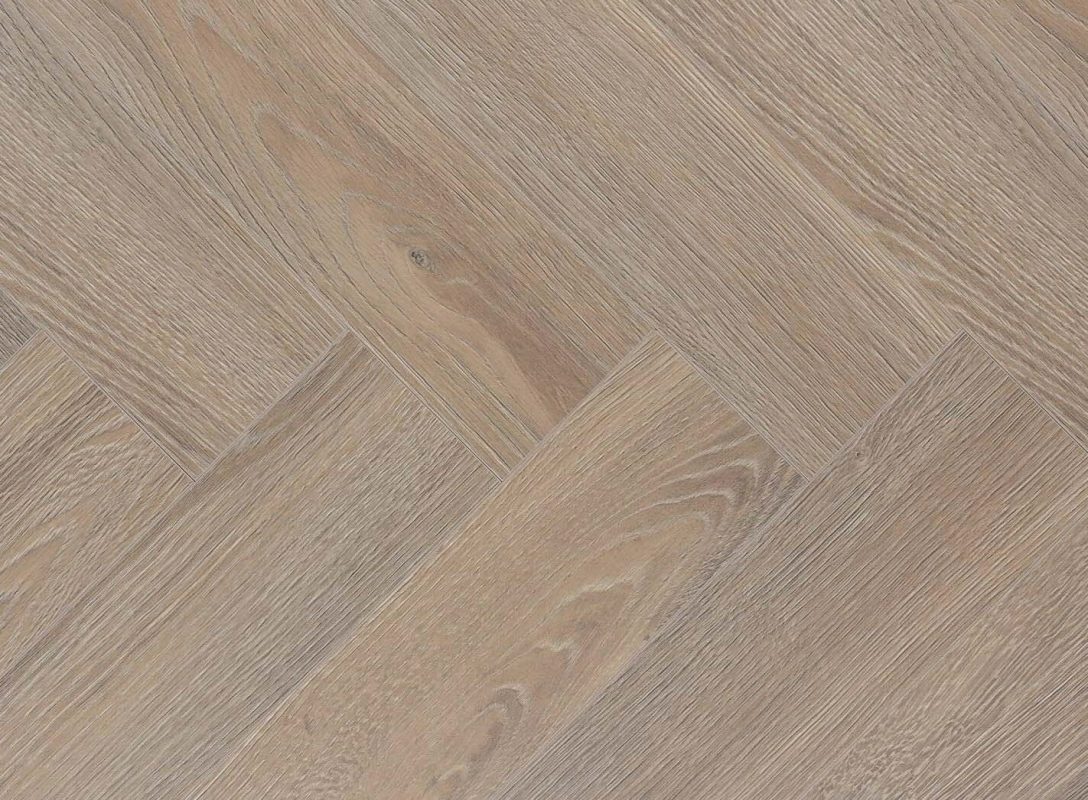 Ламинат Kronotex Herringbone 6014 Дуб Эльба бежевый 33 класс 10 мм. - ламинат в форме рыбьего узора.