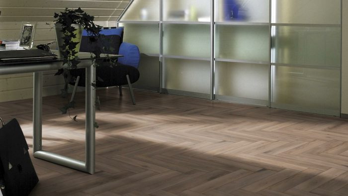 Ламинат Kronotex Herringbone AB 3766 32 класс, 8 мм - паркетный узор.