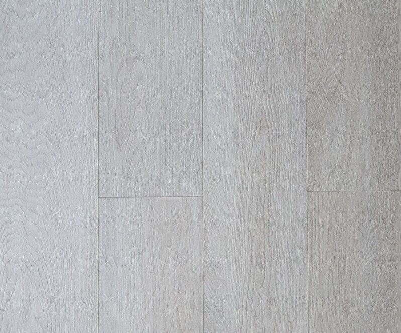 Ламинат дуб пыльно-серый 8 мм.