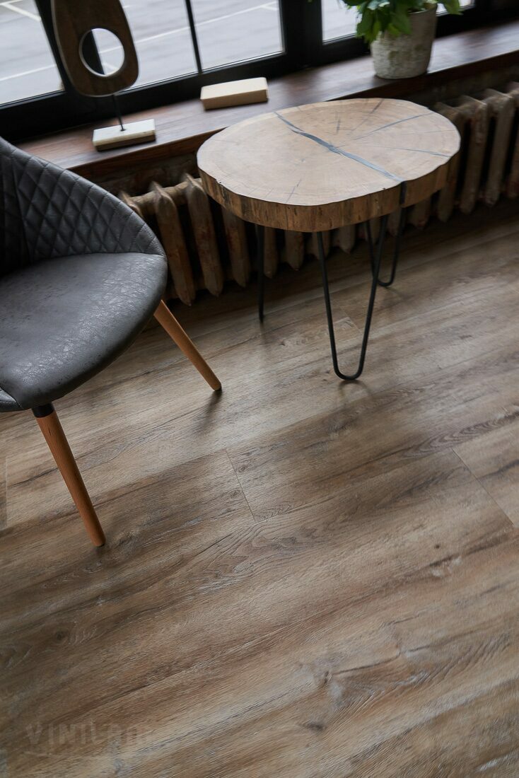 kvarc-vinilovyy_laminat_vinilam_ceramo_vinilam_8895-eir_dub_bil_43_klass_45_mm2_0.jpg