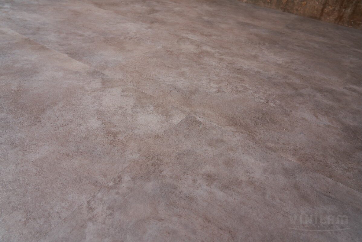 vinilovyy_laminat_vinilam_ceramo_xxl_stone_glue_61606_beton.jpg